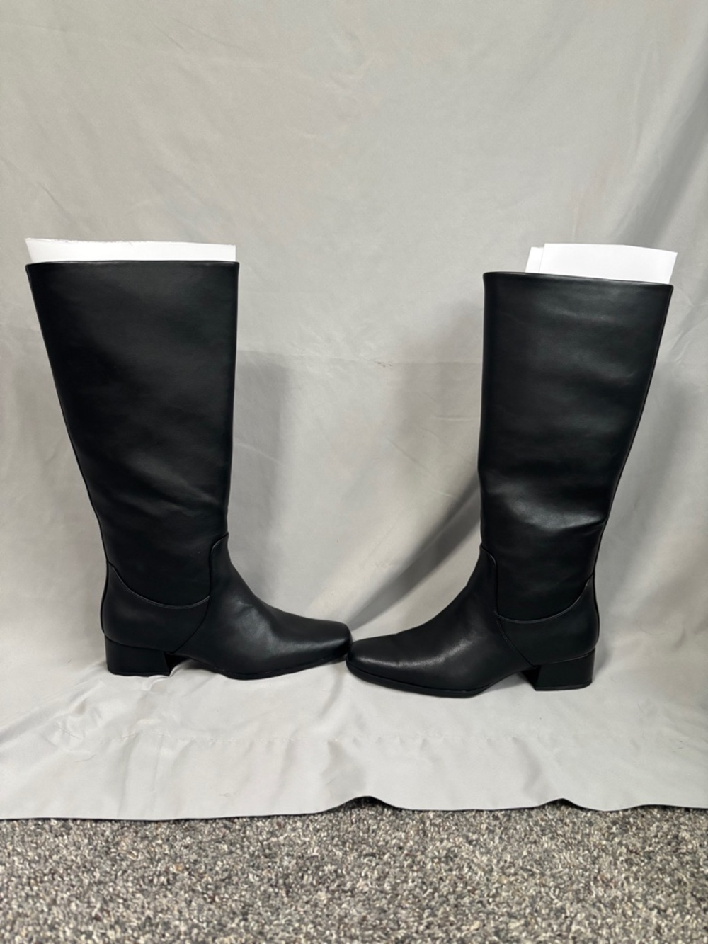 Universal Thread Black Boots - Picture 3 of 5